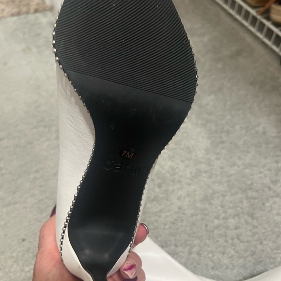 barlll brand white booties, excellent condition, size 7. - Picture 2 of 6